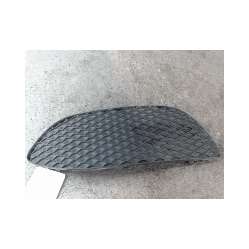 GRILLE VENTILATION PARE-CHOC AVG MERCEDES CLASSE C 2007-