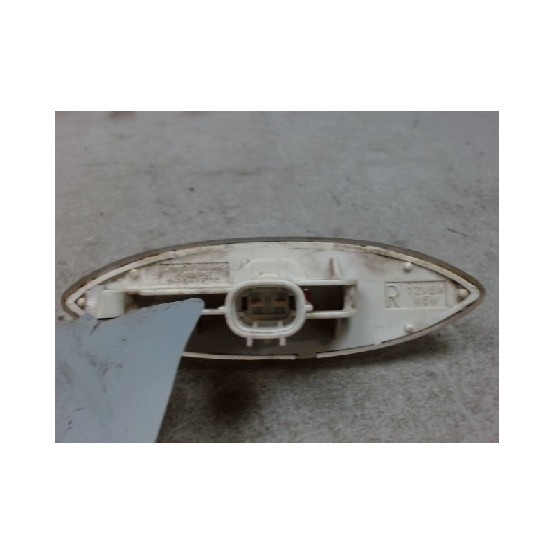 REPETITEUR AILE DROIT TOYOTA YARIS -2003
