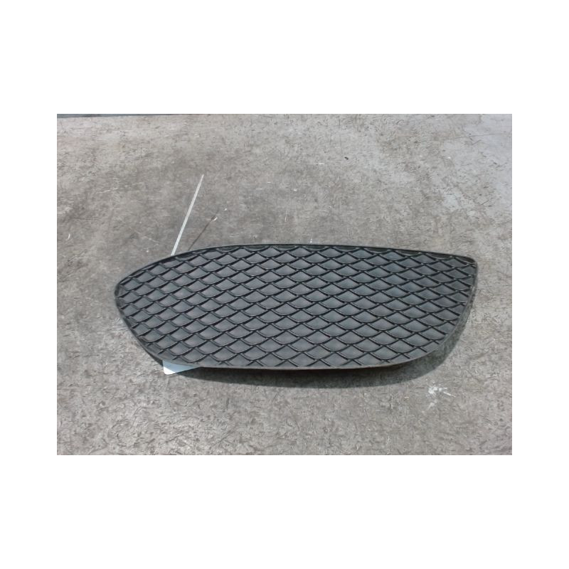 GRILLE VENTILATION PARE-CHOC AVD MERCEDES CLASSE C 2007-