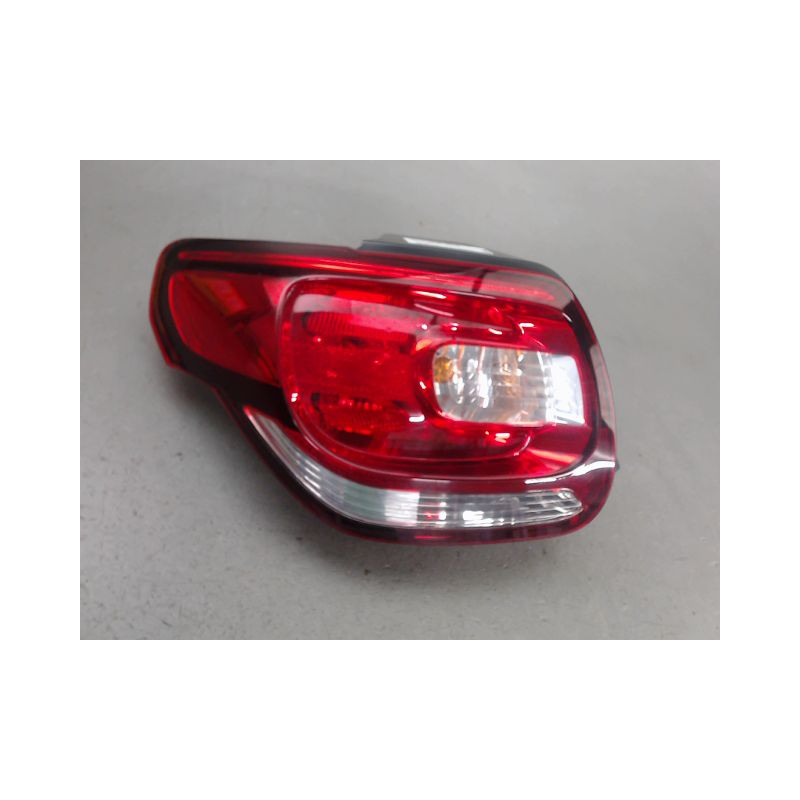 FEU ARRIERE GAUCHE  CITROEN DS3
