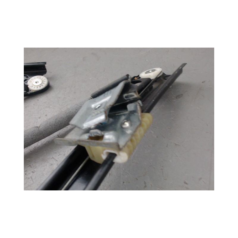 MECANISME LEVE-GLACE AVANT GAUCHE VOLKSWAGEN POLO
