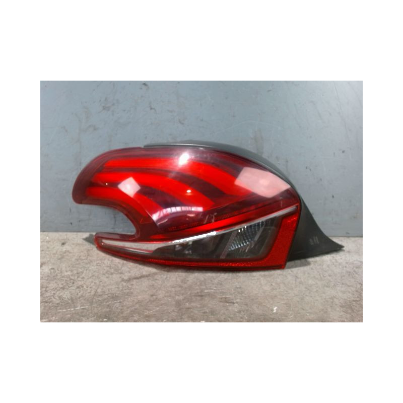 FEU ARRIERE GAUCHE  PEUGEOT 208