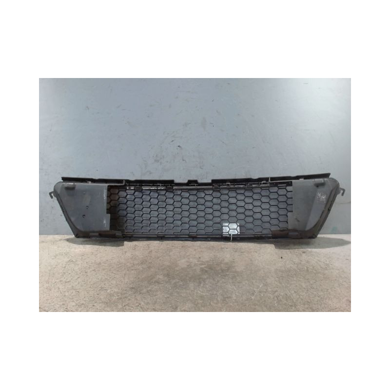 GRILLE PARE-CHOC AVANT DACIA SANDERO 2008-