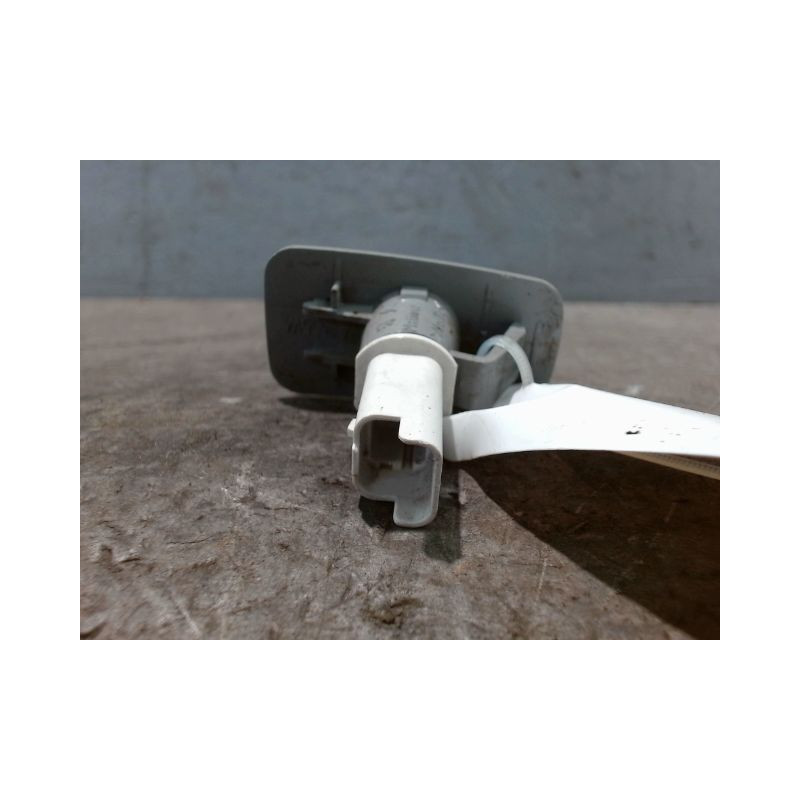 REPETITEUR AILE DROIT CITROEN SAXO 99-