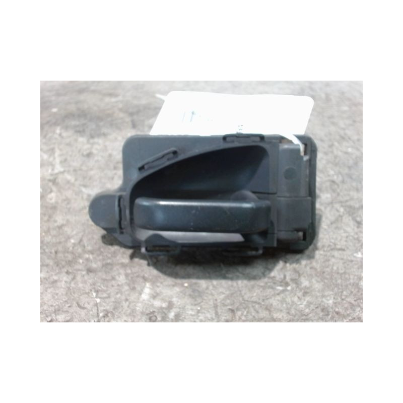 POIGNEE INTERIEURE PORTE AVANT DROIT CITROEN SAXO 99-