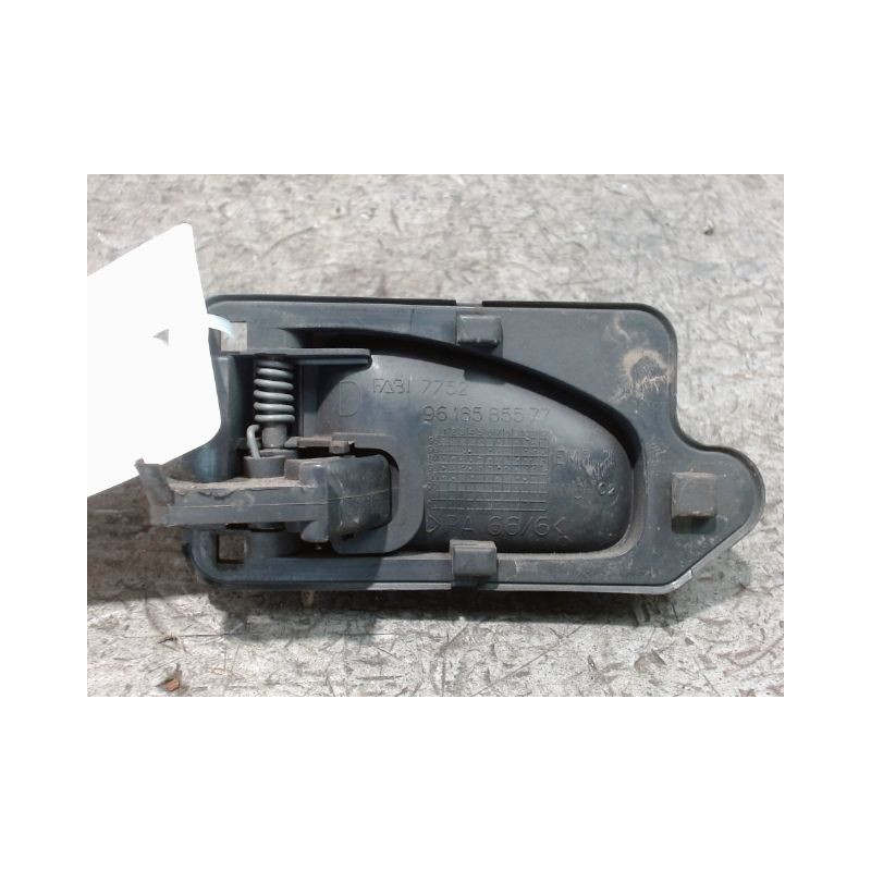 POIGNEE INTERIEURE PORTE AVANT DROIT CITROEN SAXO 99-
