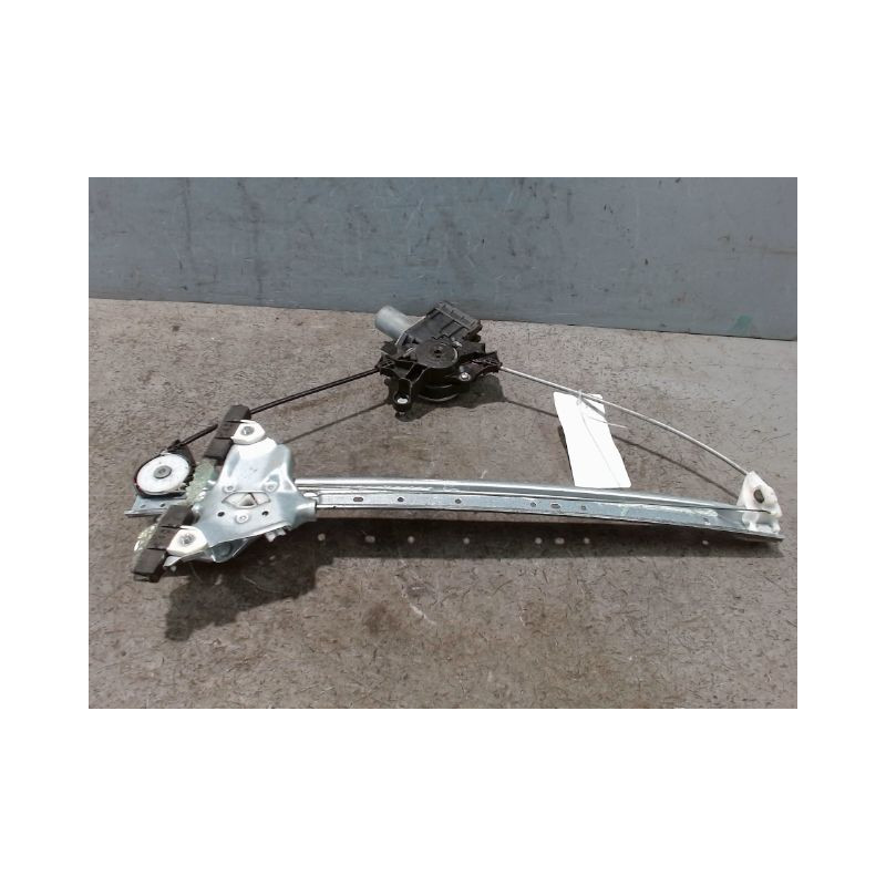 MECANISME+MOTEUR LEVE-GLACE AVANT DROIT TOYOTA RAV4