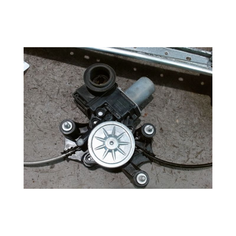 MECANISME+MOTEUR LEVE-GLACE AVANT DROIT TOYOTA RAV4