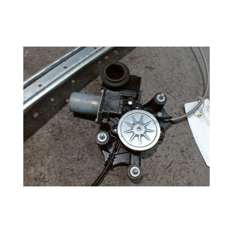 MECANISME+MOTEUR LEVE-GLACE AVANT GAUCHE TOYOTA RAV4