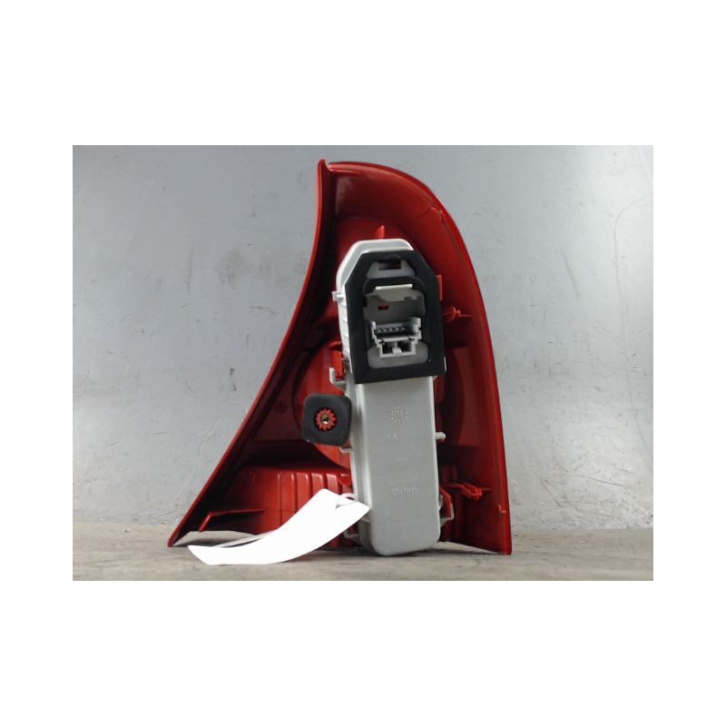 FEU ARRIERE GAUCHE  RENAULT CLIO II PH.2 01-06
