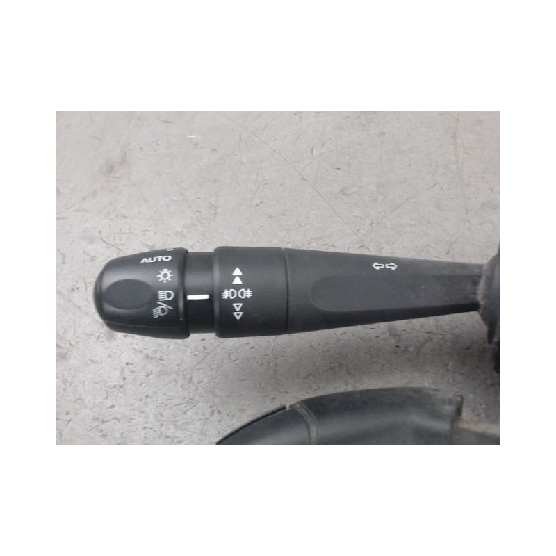 BLOC COMMODOS PEUGEOT 208