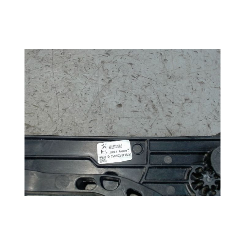 MECANISME+MOTEUR LEVE-GLACE AVANT DROIT PEUGEOT 2008