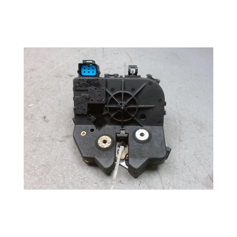 SERRURE HAYON  FORD FOCUS 98-04