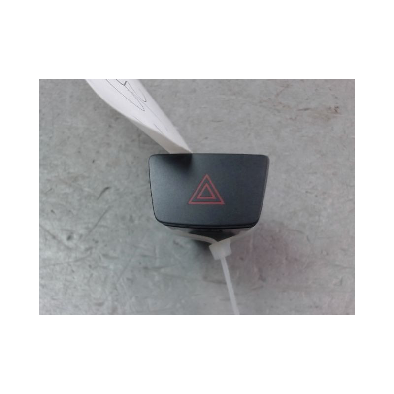 BOUTON DE WARNING FORD PUMA