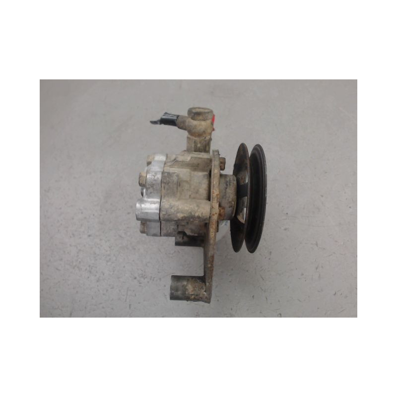 POMPE DIRECTION ASSISTEE NISSAN KING-CAB