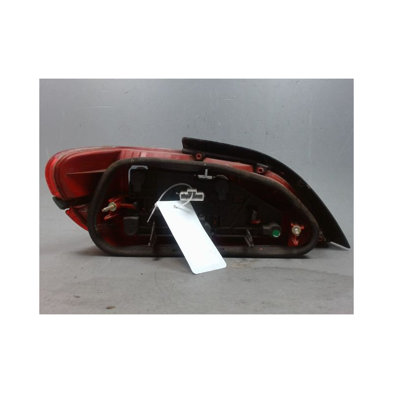 FEU ARRIERE DROIT PEUGEOT 406 99-04