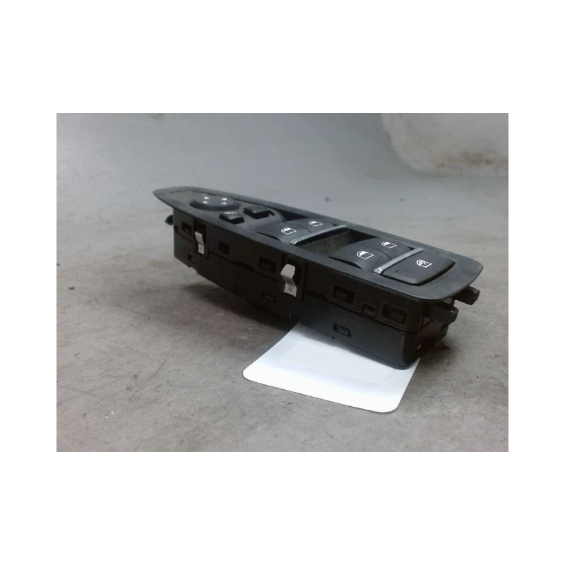 COMMANDE LEVE-GLACE PORTE AVG BMW SERIE 1