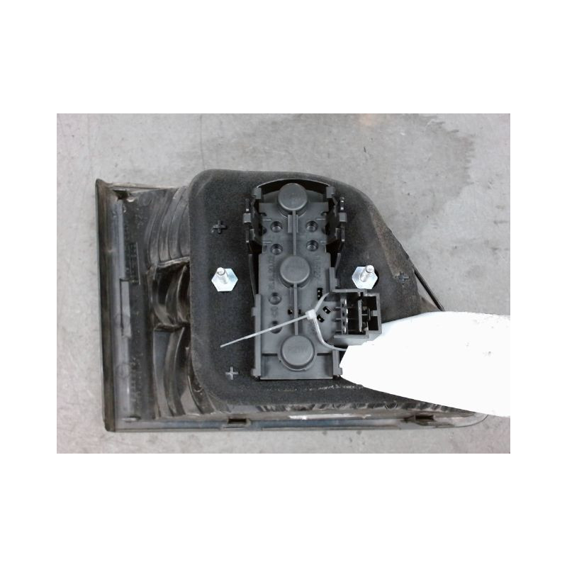 FEU ARRIERE INTERIEUR DROIT FIAT STILO 5P