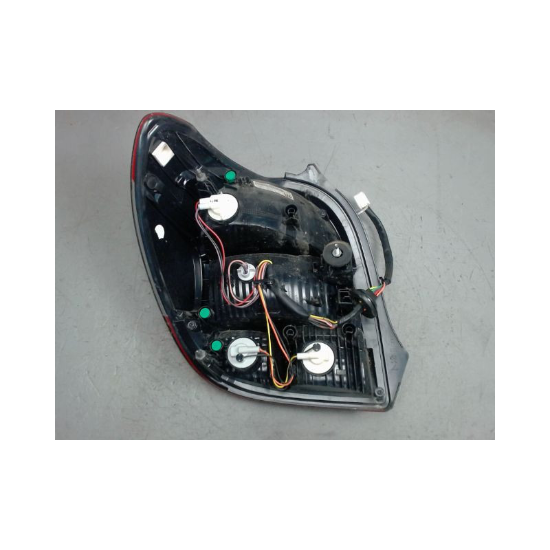 FEU ARRIERE DROIT PEUGEOT 108