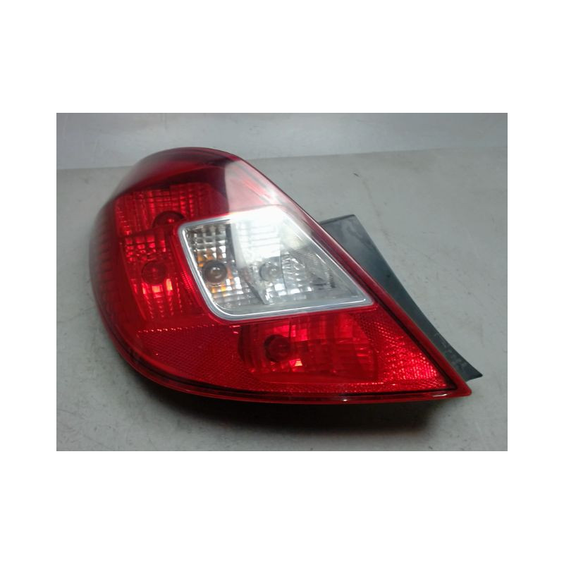 FEU ARRIERE GAUCHE  OPEL CORSA 06-09