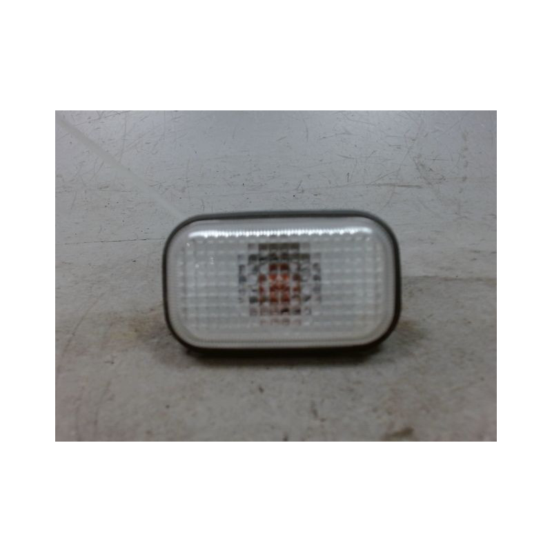 REPETITEUR AILE GAUCHE NISSAN TERRANO II 99-2002