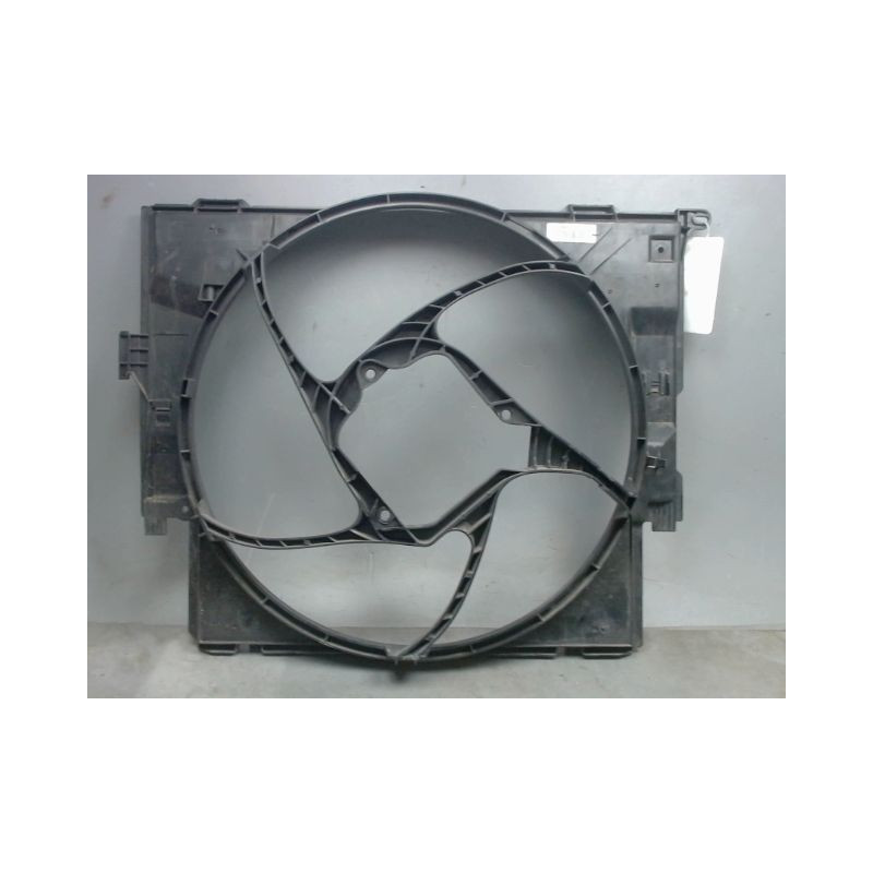 SUPPORT DE VENTILATEUR BMW SERIE 3