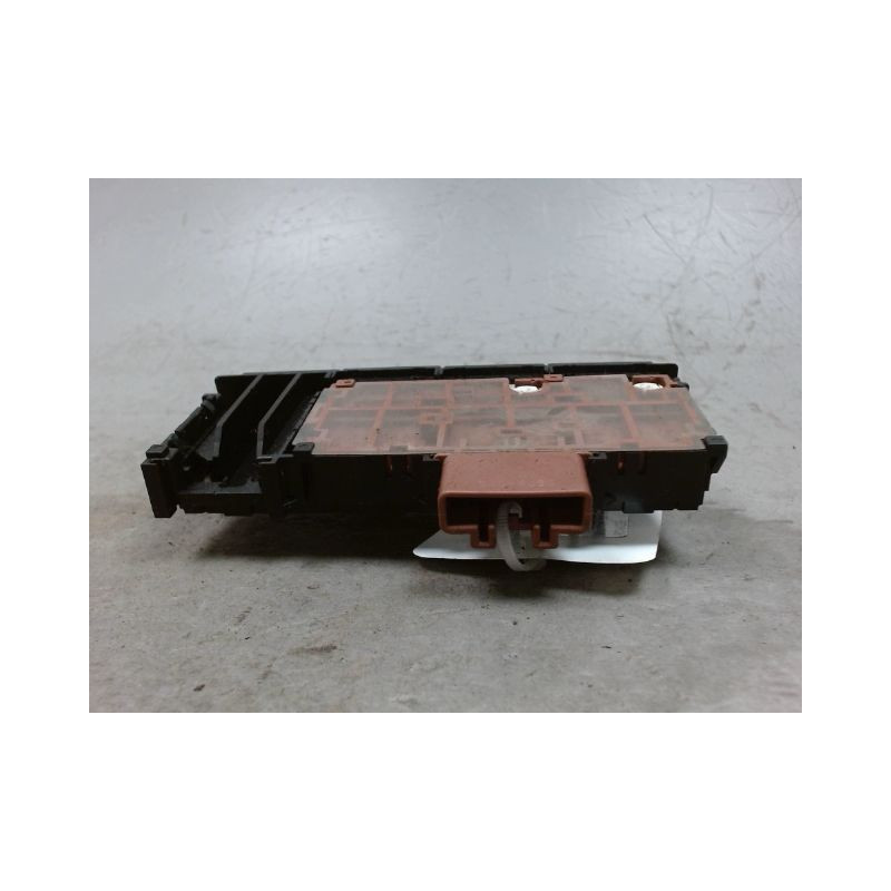 BOUTON DE WARNING DAIHATSU TREVIS
