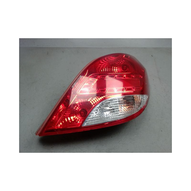 FEU ARRIERE DROIT PEUGEOT 207