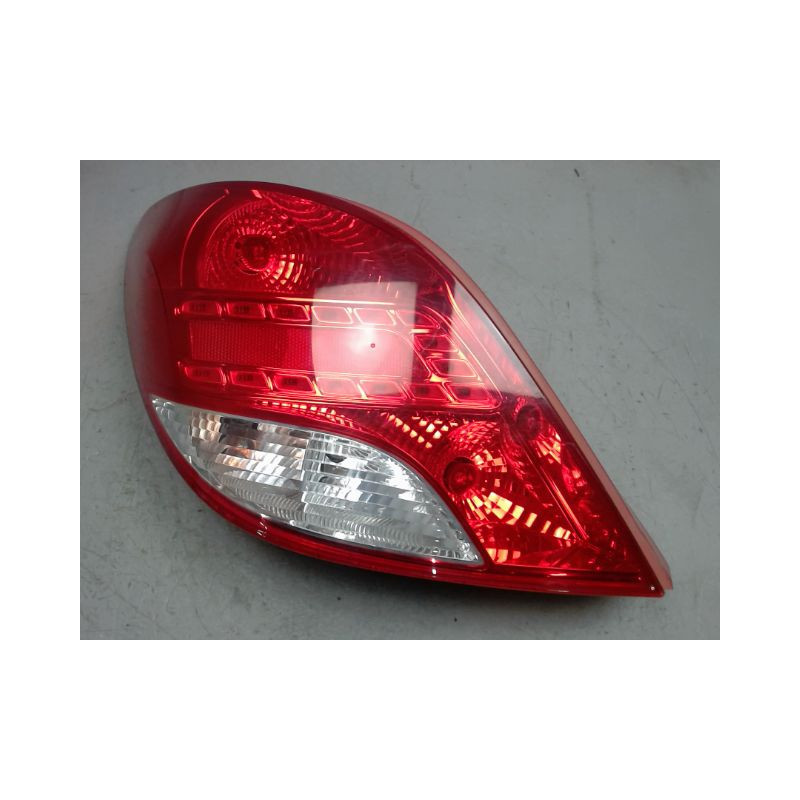 FEU ARRIERE GAUCHE  PEUGEOT 207