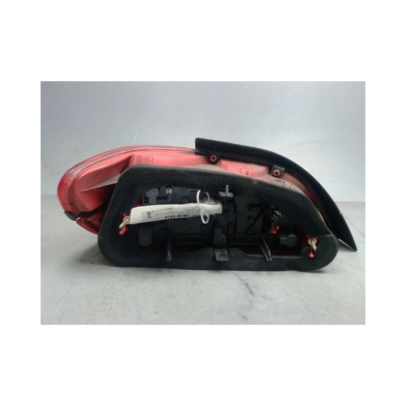FEU ARRIERE DROIT PEUGEOT 406 99-04