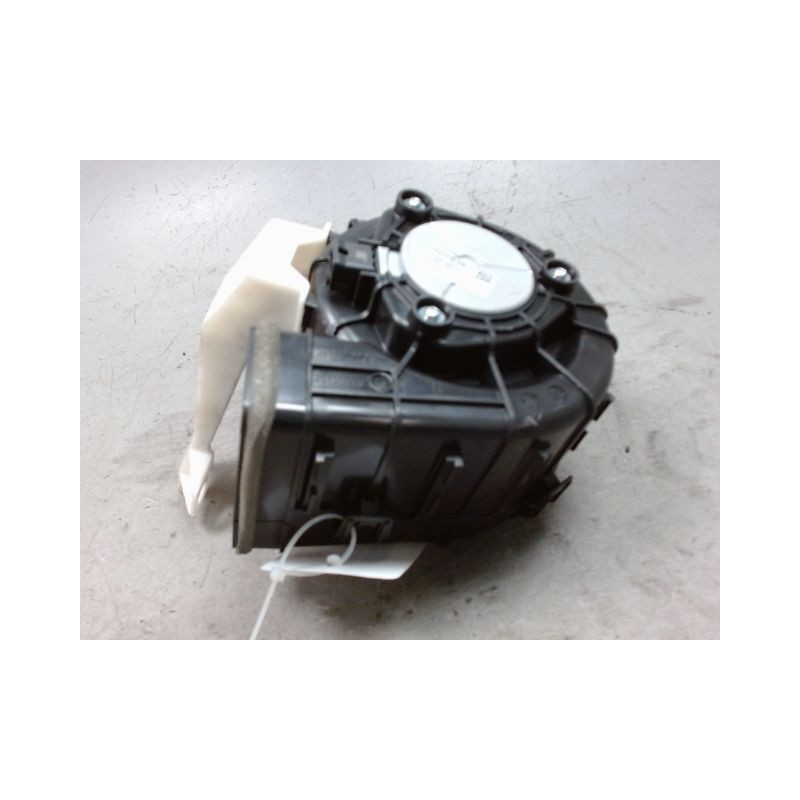 MOTEUR VENTILATEUR CHAUFFAGE TOYOTA YARIS CRO