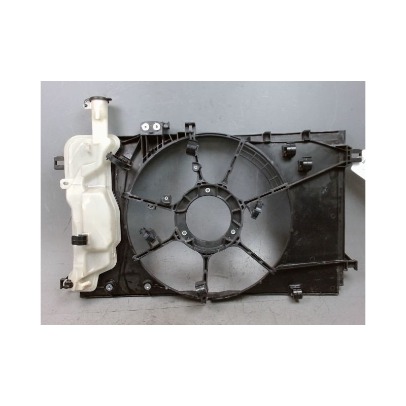 SUPPORT DE VENTILATEUR TOYOTA YARIS CRO
