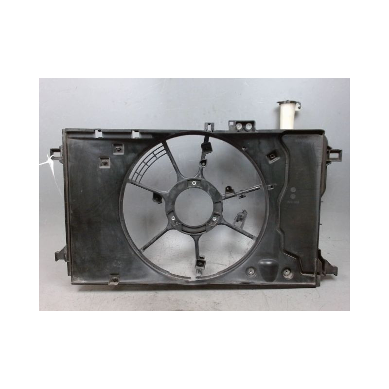 SUPPORT DE VENTILATEUR TOYOTA YARIS CRO
