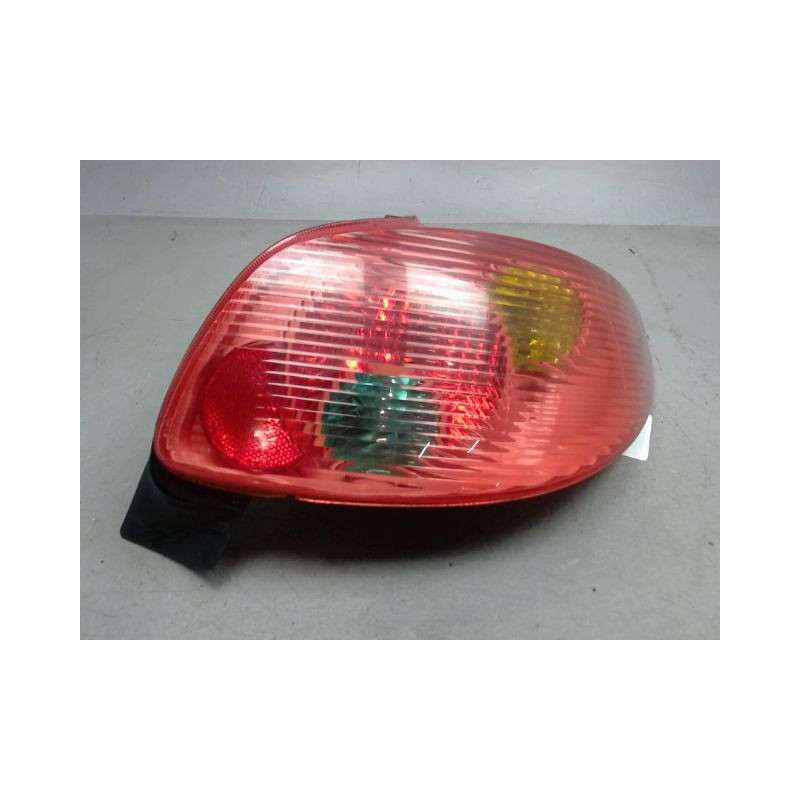 FEU ARRIERE DROIT PEUGEOT 206
