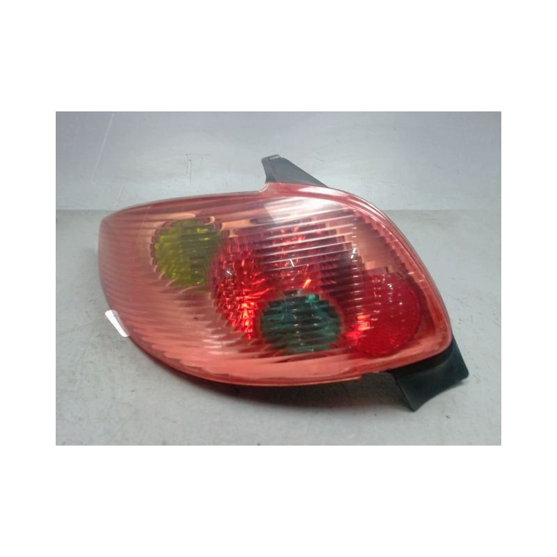 FEU ARRIERE GAUCHE  PEUGEOT 206