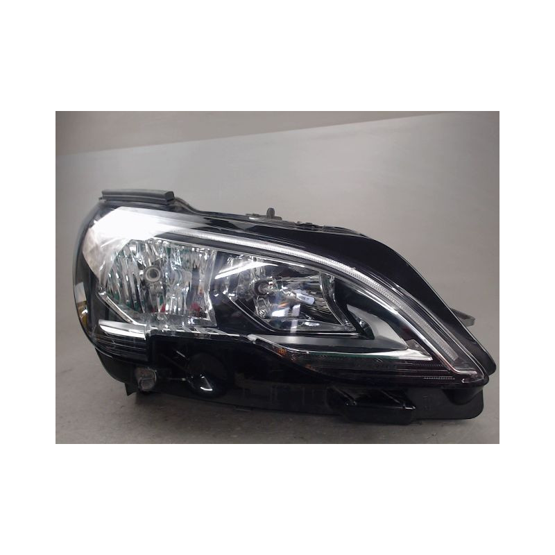 PHARE DROIT PEUGEOT 3008