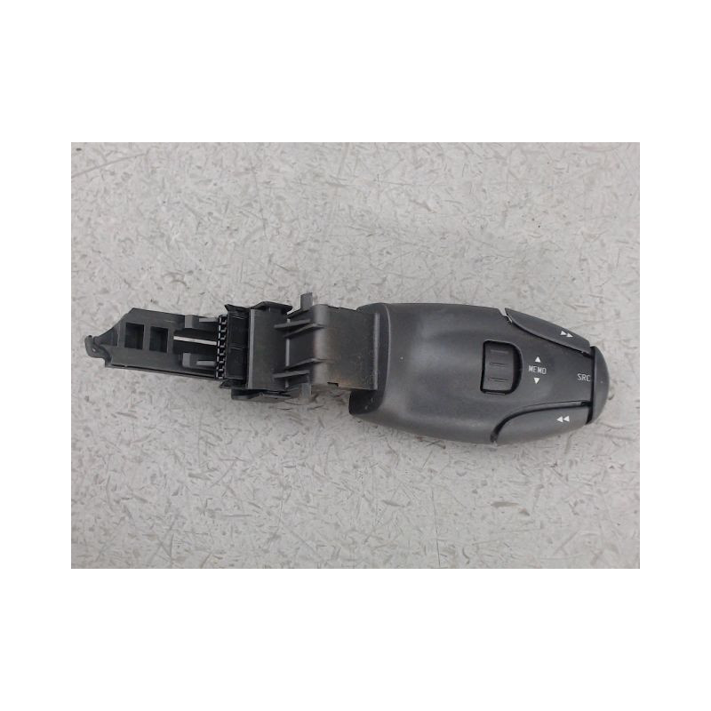 COMMANDE AUTORADIO PEUGEOT 206