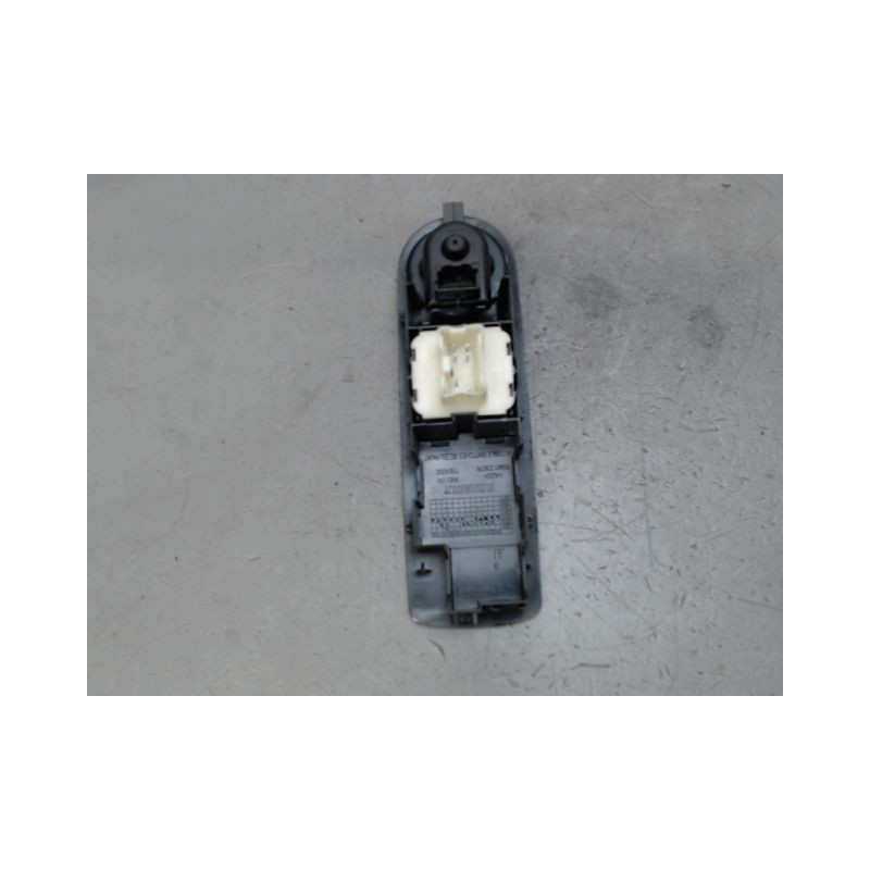 COMMANDE LEVE-GLACE PORTE AVG RENAULT CLIO IV ESTATE 2012-2016