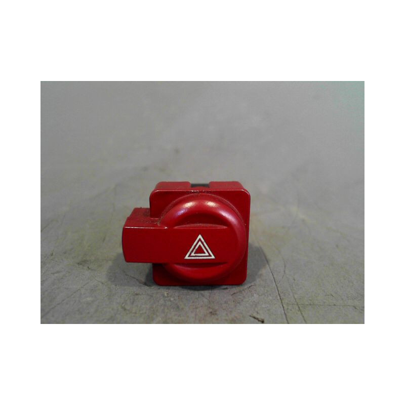 BOUTON DE WARNING CITROEN C4 04-08