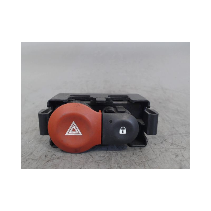 BOUTON DE WARNING RENAULT CLIO III 2005-