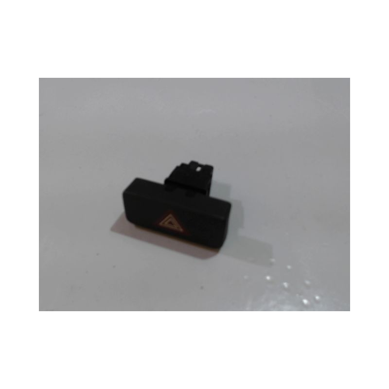 BOUTON DE WARNING SUZUKI ALTO 5 PTES
