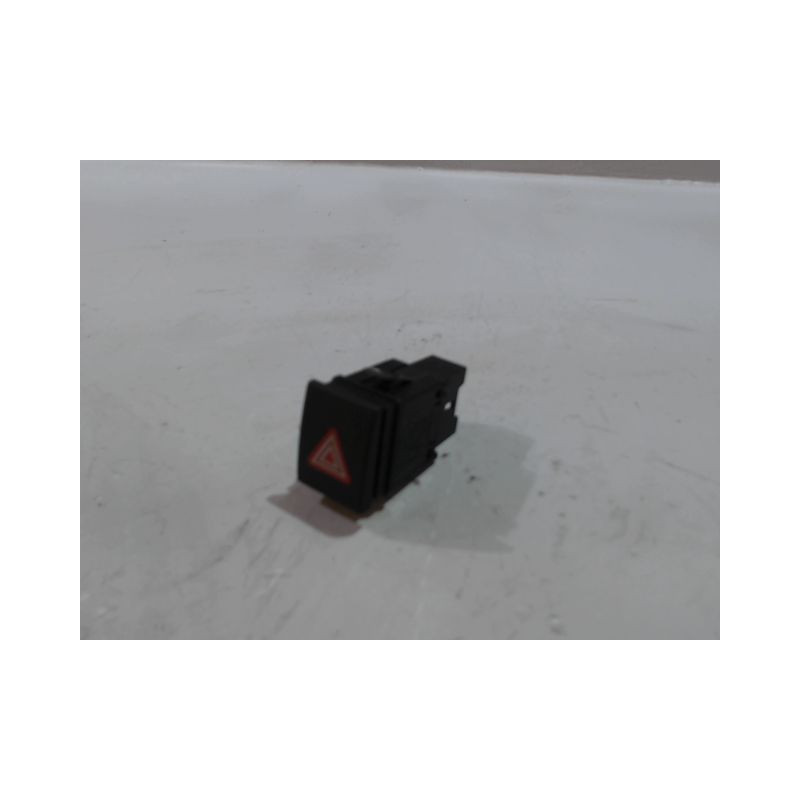 BOUTON DE WARNING VOLKSWAGEN POLO 2005-