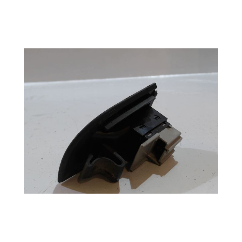 COMMANDE LEVE-GLACE PORTE AVD AUDI A6 2001-