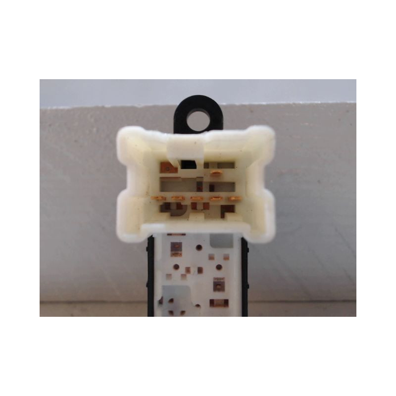 COMMANDE LEVE-GLACE PORTE AVD NISSAN MICRA 2005-2007