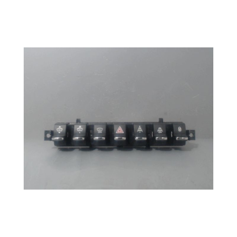 BOUTON DE WARNING PEUGEOT 3008 2009-
