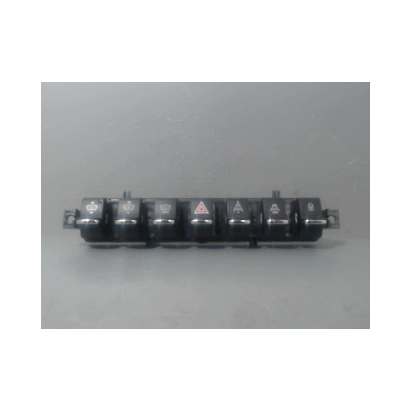 BOUTON DE WARNING PEUGEOT 3008 2009-