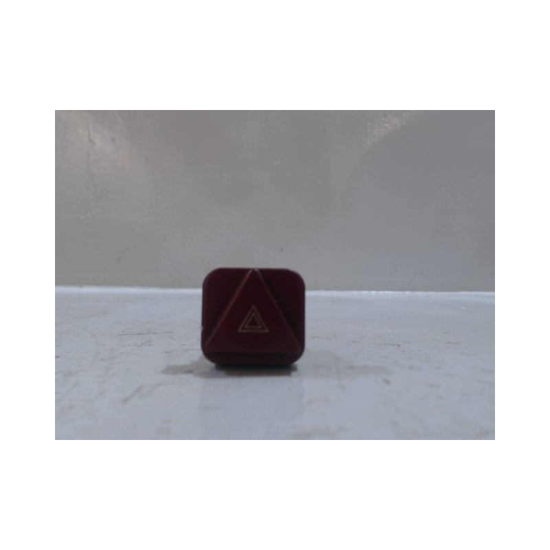 BOUTON DE WARNING PEUGEOT 1007