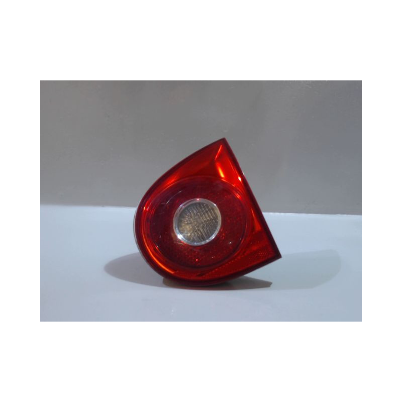 FEU ARRIERE INTERIEUR DROIT VOLKSWAGEN GOLF V 2003-2009