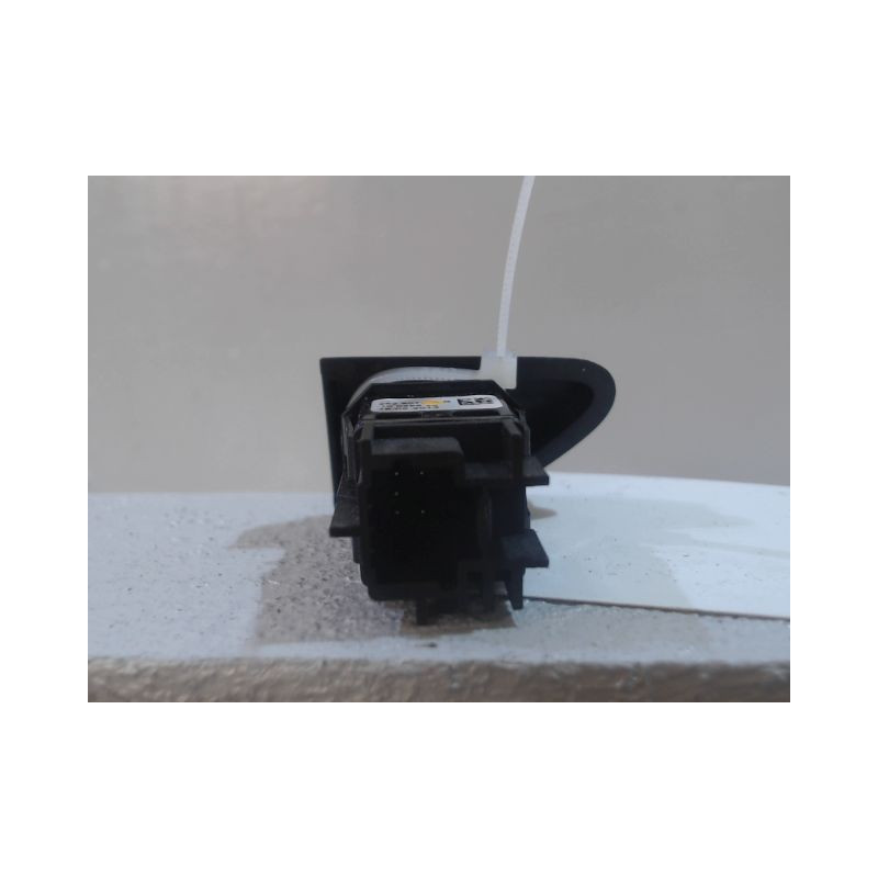 BOUTON DE WARNING RENAULT CLIO IV