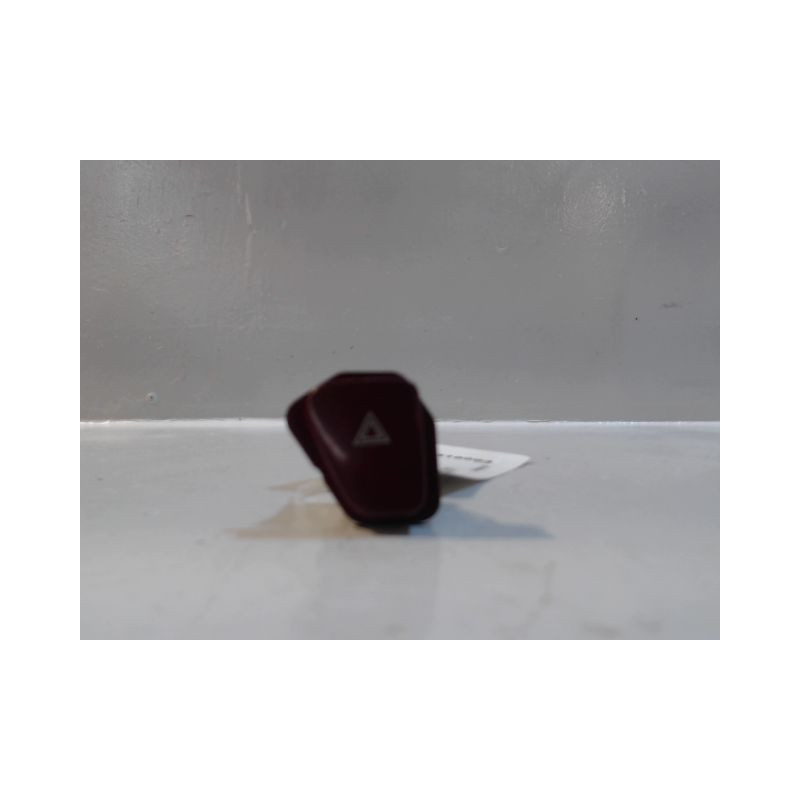 BOUTON DE WARNING PEUGEOT 607 2004-